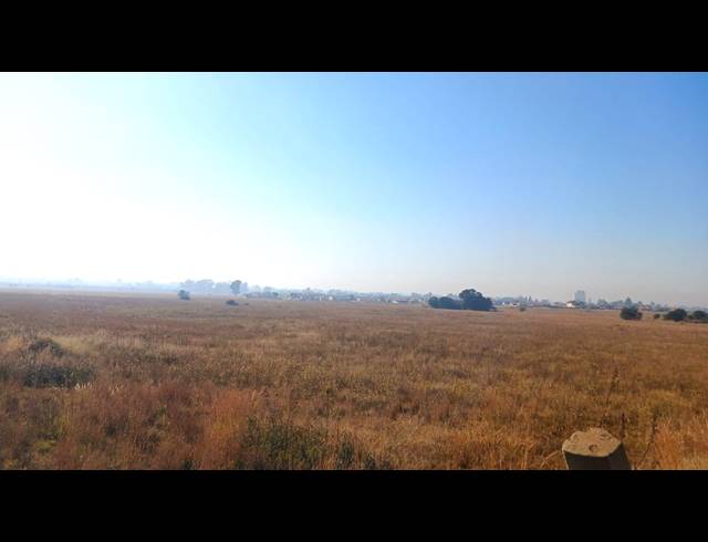 4,595M² VACANT LAND FOR SALE IN UNITAS PARK